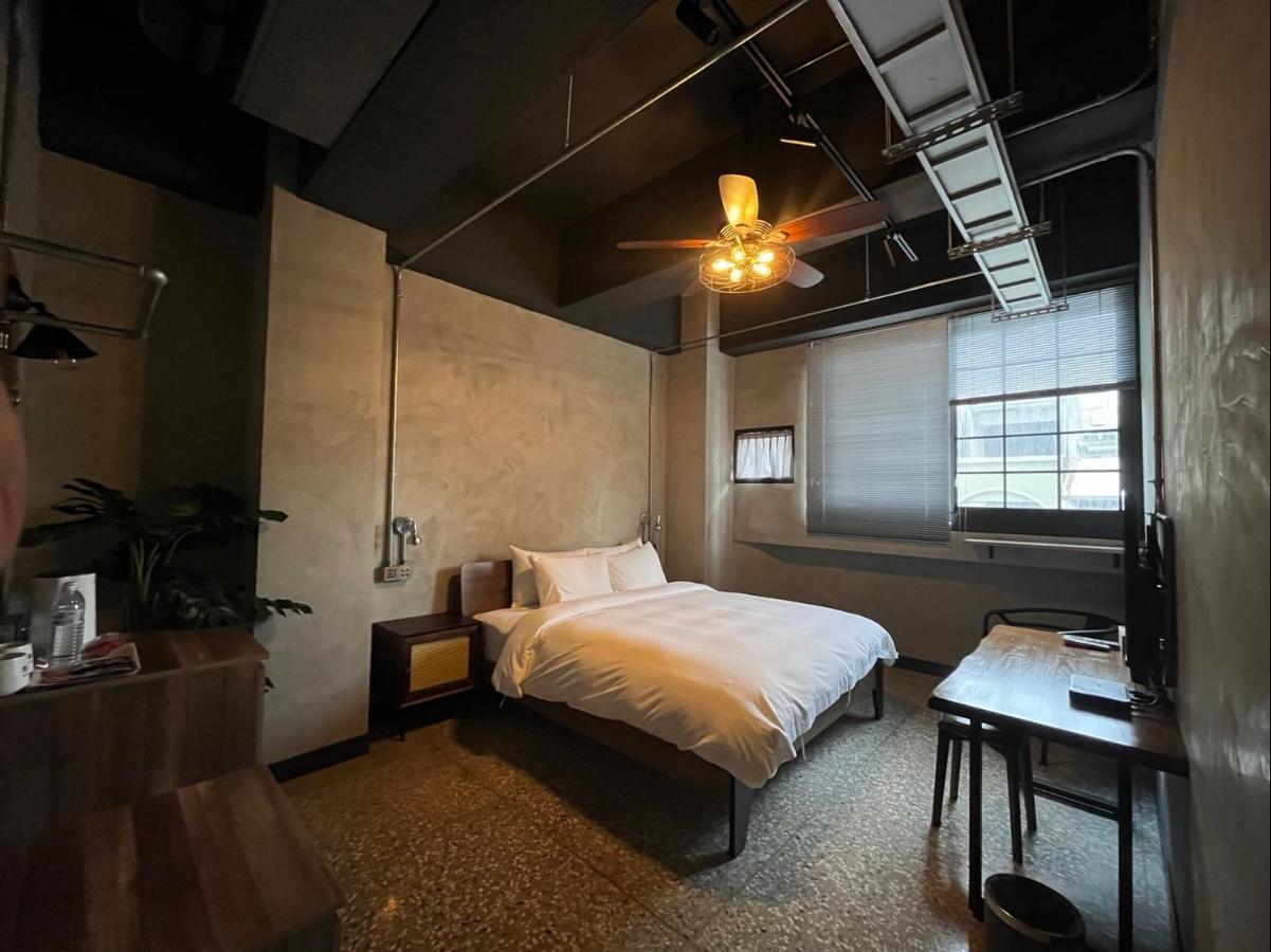 The Retro Tai-Pan Hotel Tainan Exterior foto